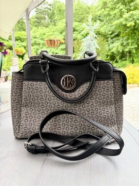 GUESS Black and Gray Logo Print Satchel with Silver Emblem 💕🖤